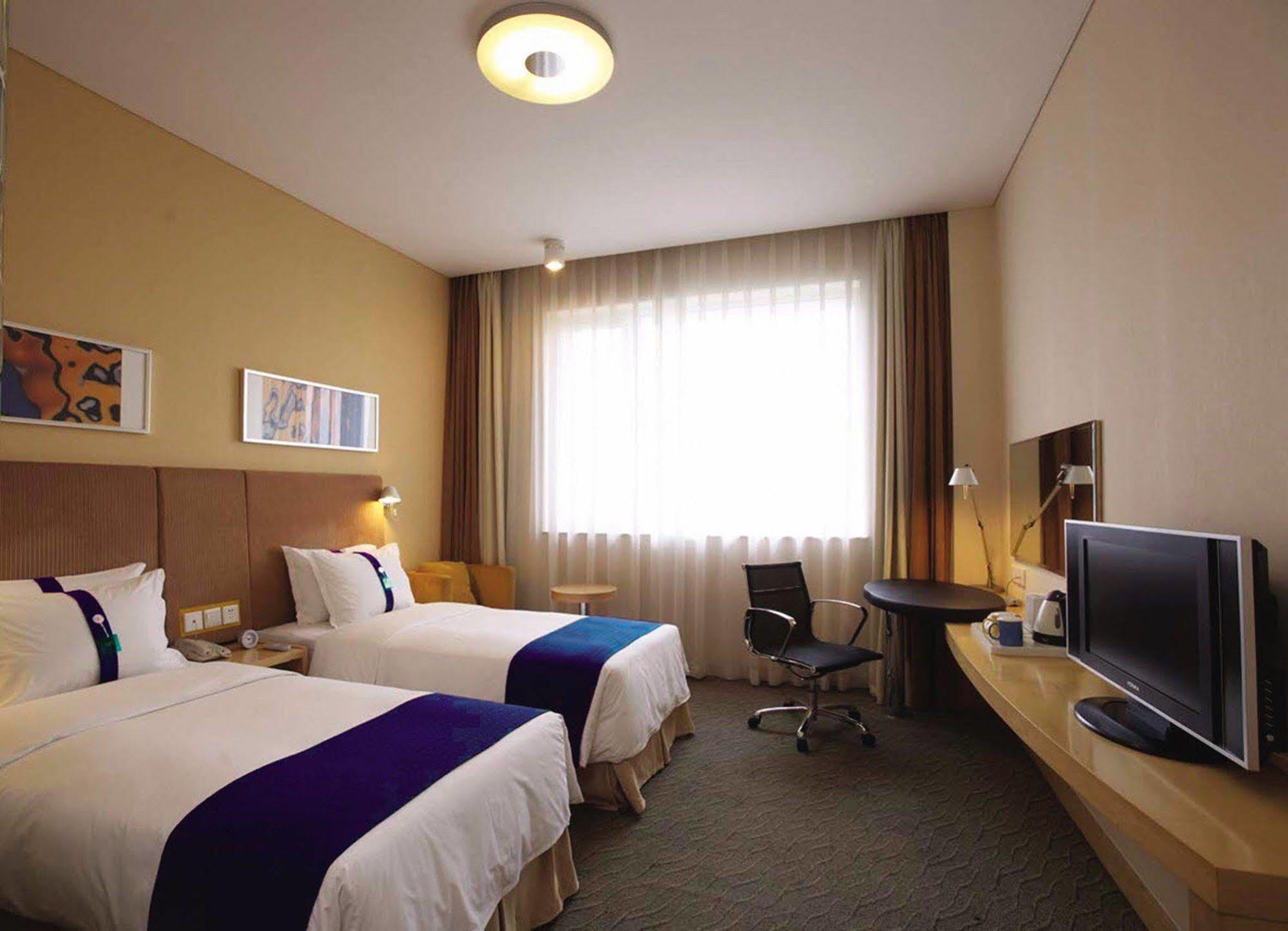 Holiday Inn Express Lhasa Potala Palace, An Ihg Hotel Экстерьер фото