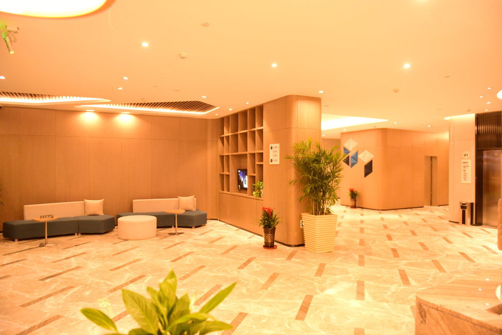 Holiday Inn Express Lhasa Potala Palace, An Ihg Hotel Экстерьер фото